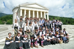 2005_rumeni01